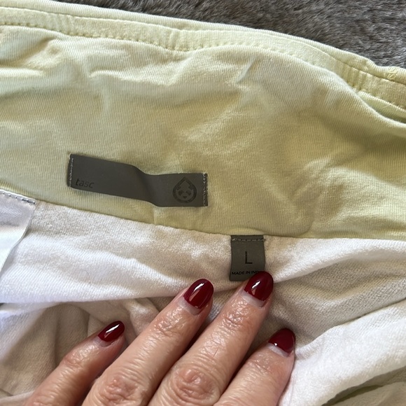 Tasc running shorts - Picture 3 of 3